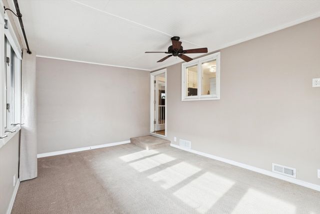 2317 Washington Lane, Davenport, IA 52804