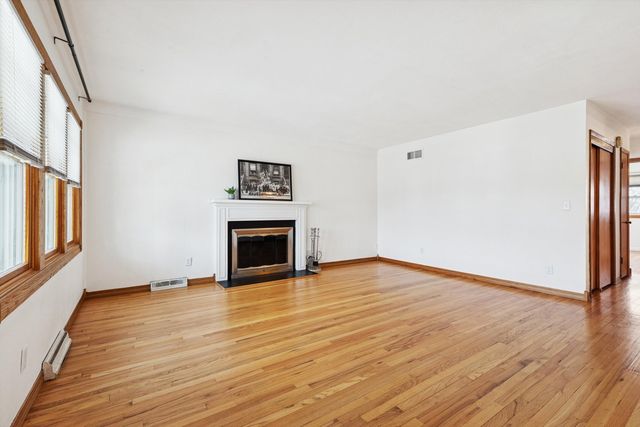 2317 Washington Lane, Davenport, IA 52804