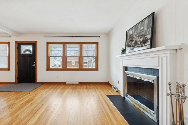 2317 Washington Lane, Davenport, IA 52804