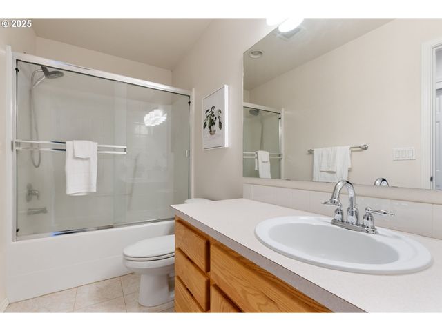 3 SHADY OAK Ln, North Bonneville, WA 98639