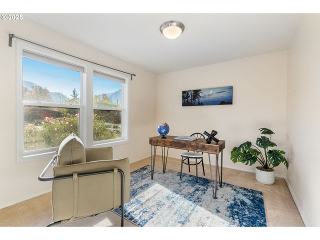 3 SHADY OAK Ln, North Bonneville, WA 98639