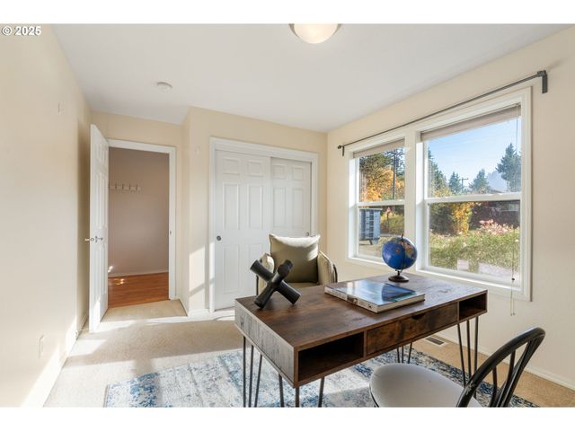 3 SHADY OAK Ln, North Bonneville, WA 98639