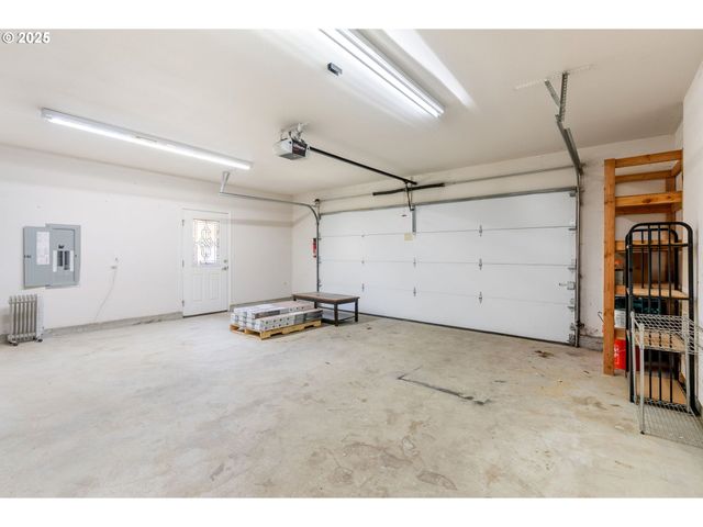 3 SHADY OAK Ln, North Bonneville, WA 98639