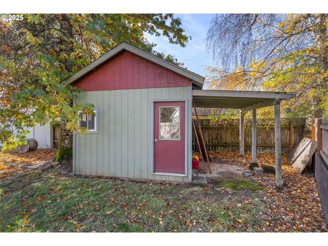 3 SHADY OAK Ln, North Bonneville, WA 98639