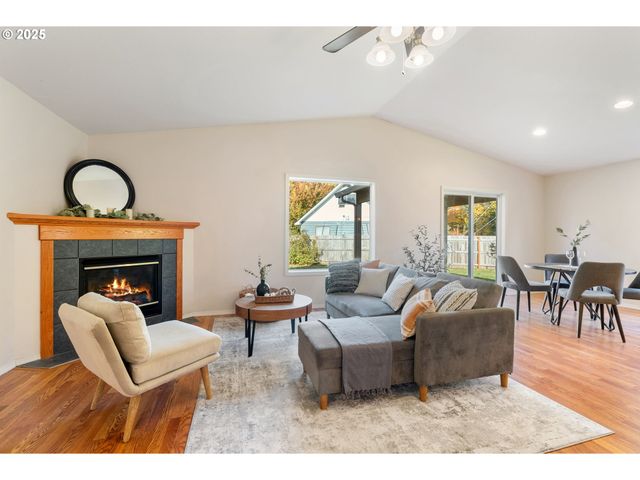 3 SHADY OAK Ln, North Bonneville, WA 98639