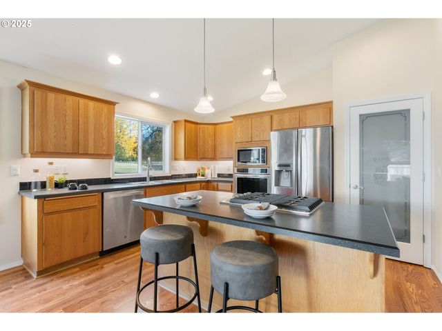 3 SHADY OAK Ln, North Bonneville, WA 98639