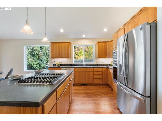 3 SHADY OAK Ln, North Bonneville, WA 98639