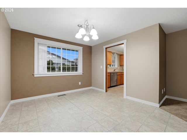 1967 ASTOR Way, Woodburn, OR 97071