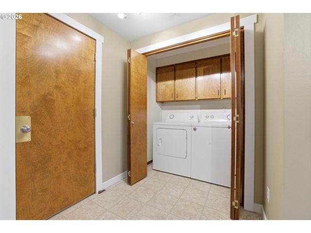 1967 ASTOR Way, Woodburn, OR 97071