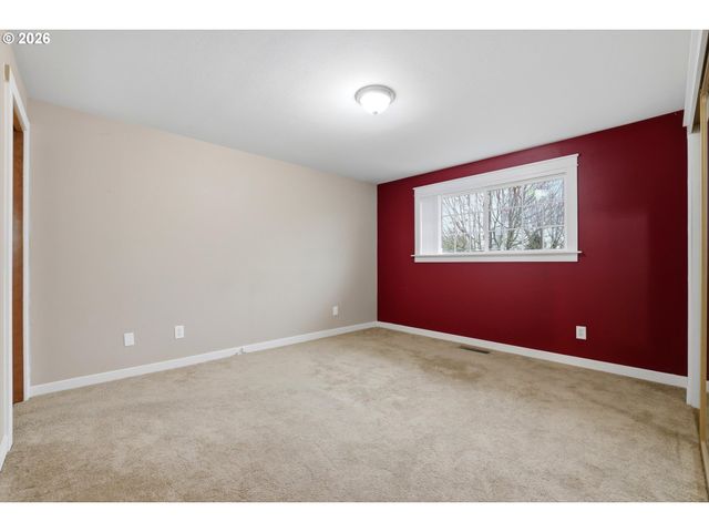 1967 ASTOR Way, Woodburn, OR 97071