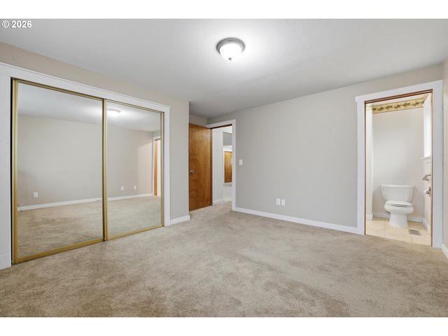 1967 ASTOR Way, Woodburn, OR 97071