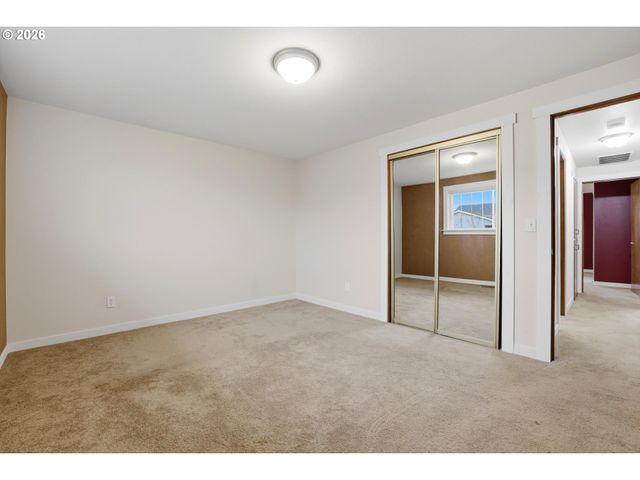 1967 ASTOR Way, Woodburn, OR 97071