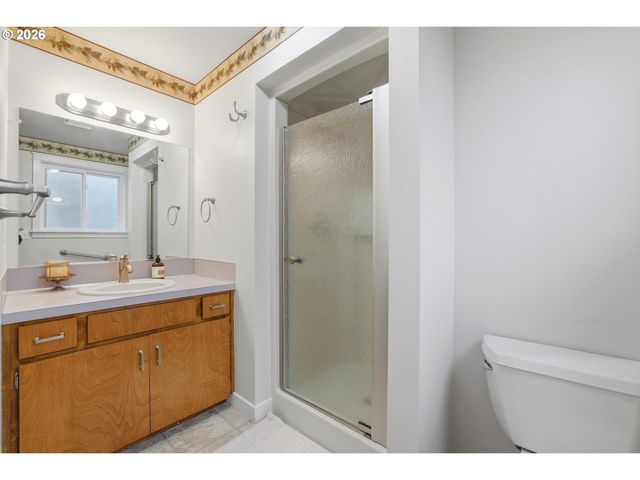 1967 ASTOR Way, Woodburn, OR 97071