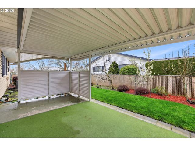 1967 ASTOR Way, Woodburn, OR 97071