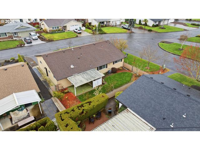 1967 ASTOR Way, Woodburn, OR 97071