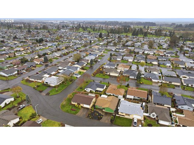 1967 ASTOR Way, Woodburn, OR 97071