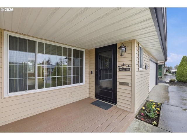 1967 ASTOR Way, Woodburn, OR 97071