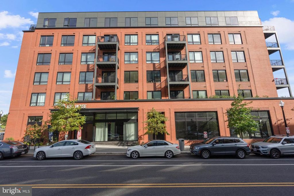 Image 2 of property listing at 7175 12TH ST NW #214, Washington, DC 20012