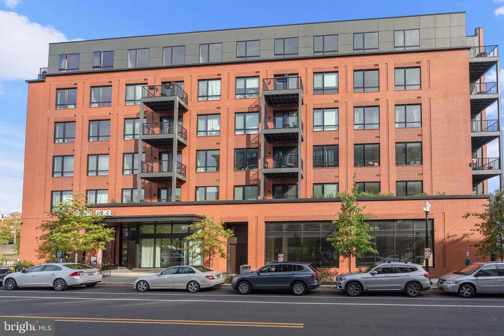 Image 3 of property listing at 7175 12TH ST NW #214, Washington, DC 20012