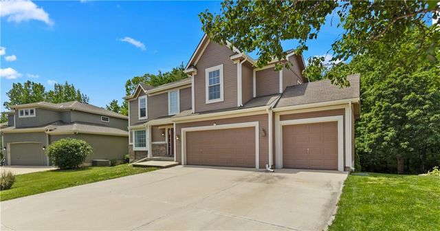 2332 S 24th Street, Leavenworth, KS 66048