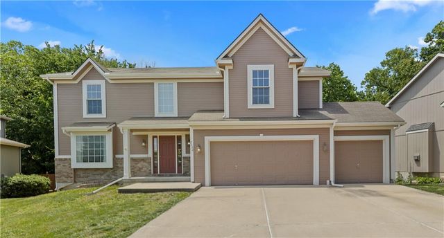 2332 S 24th Street, Leavenworth, KS 66048