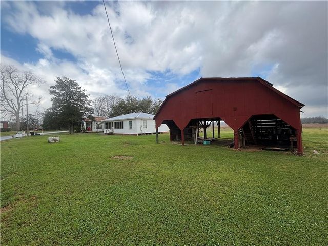 169 BIG BEND Road, Moreauville, LA 71355