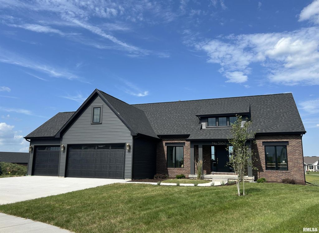 5167 LAKESIDE Court, Bettendorf, IA 52722