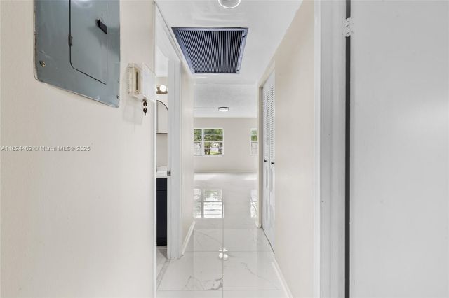251 SW 132nd Way 201H, Pembroke Pines, FL 33027