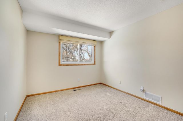 2305 E 122nd Street, Burnsville, MN 55337