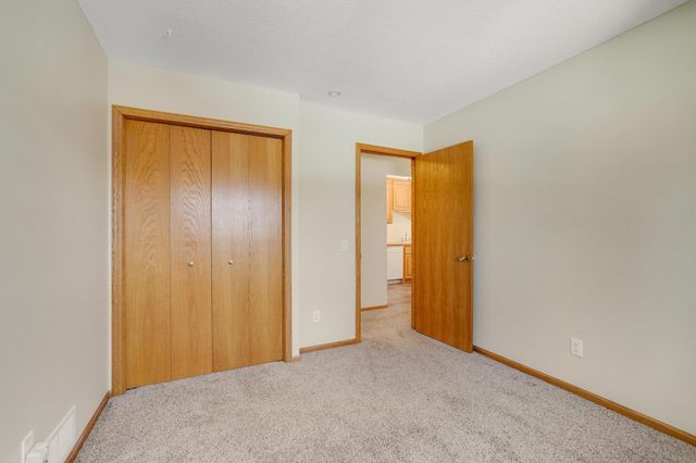 2305 E 122nd Street, Burnsville, MN 55337