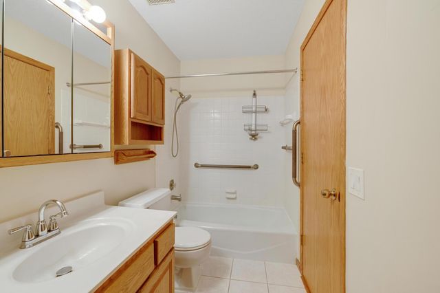 2305 E 122nd Street, Burnsville, MN 55337