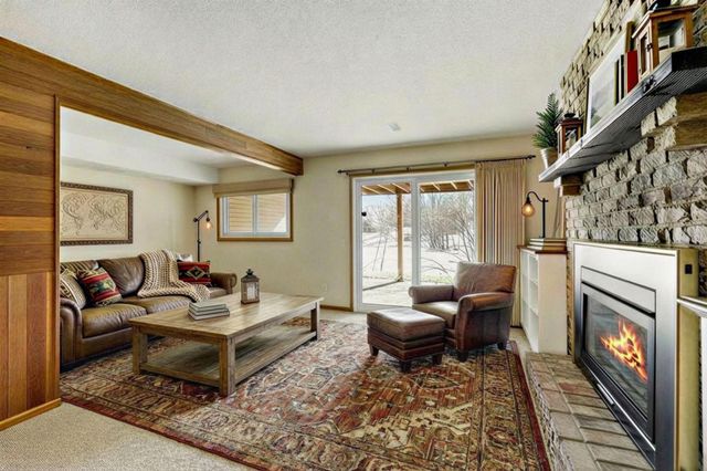 2305 E 122nd Street, Burnsville, MN 55337