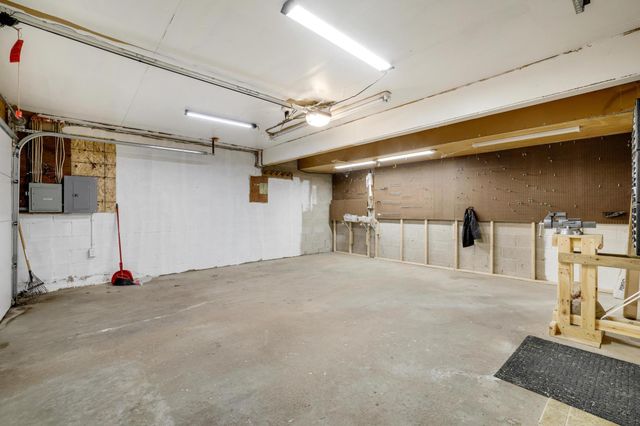 2305 E 122nd Street, Burnsville, MN 55337