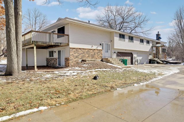 2305 E 122nd Street, Burnsville, MN 55337