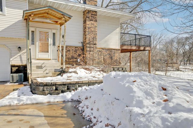 2305 E 122nd Street, Burnsville, MN 55337