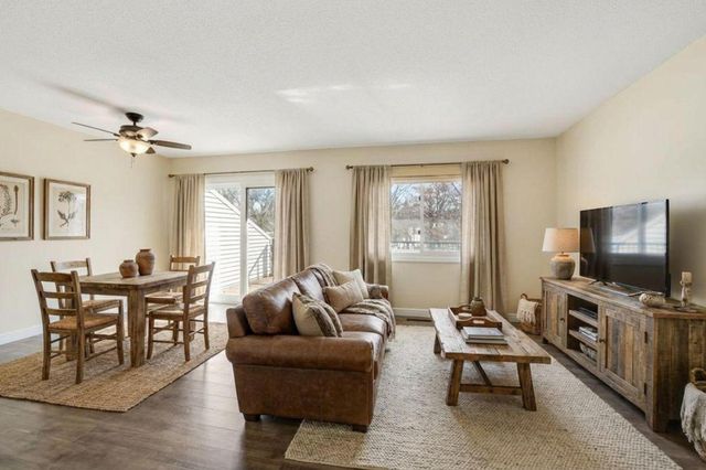 2305 E 122nd Street, Burnsville, MN 55337