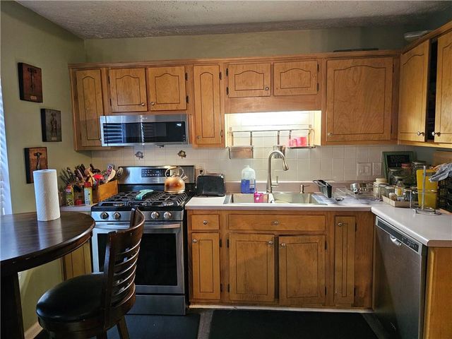 3536 Stonefield Court, Rex, GA 30273