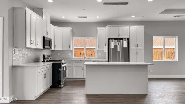 8249 Great Cir Drive, California City, CA 93505