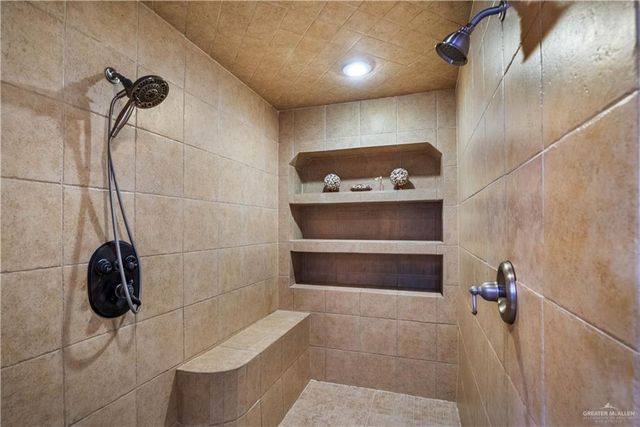 1911 Lion Lake Drive, Progreso Lakes, TX 78596