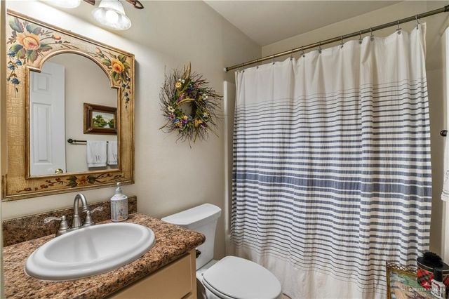 1911 Lion Lake Drive, Progreso Lakes, TX 78596