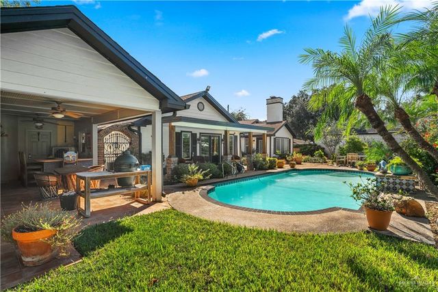 1911 Lion Lake Drive, Progreso Lakes, TX 78596