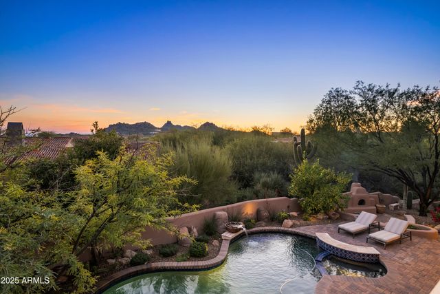 10947 E SUTHERLAND Way, Scottsdale, AZ 85262