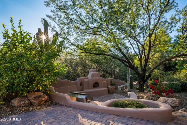 10947 E SUTHERLAND Way, Scottsdale, AZ 85262