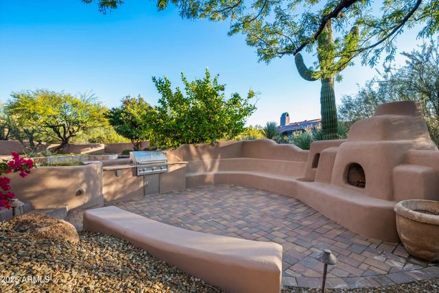 10947 E SUTHERLAND Way, Scottsdale, AZ 85262