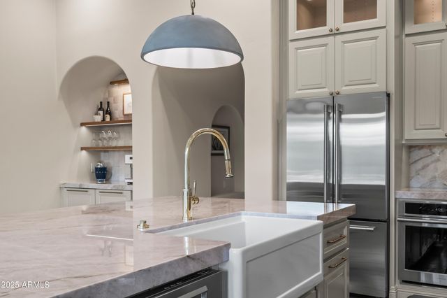 10947 E SUTHERLAND Way, Scottsdale, AZ 85262