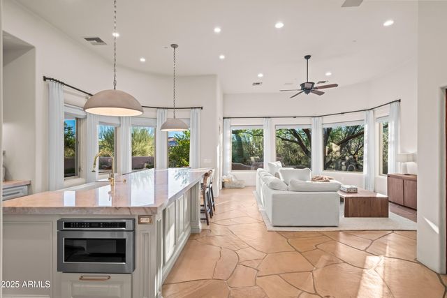 10947 E SUTHERLAND Way, Scottsdale, AZ 85262