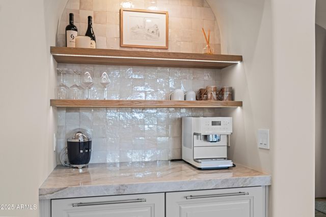 10947 E SUTHERLAND Way, Scottsdale, AZ 85262