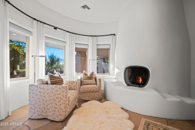 10947 E SUTHERLAND Way, Scottsdale, AZ 85262