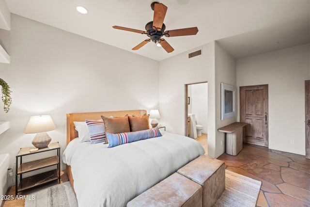 10947 E SUTHERLAND Way, Scottsdale, AZ 85262