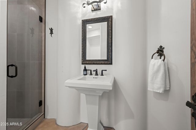 10947 E SUTHERLAND Way, Scottsdale, AZ 85262